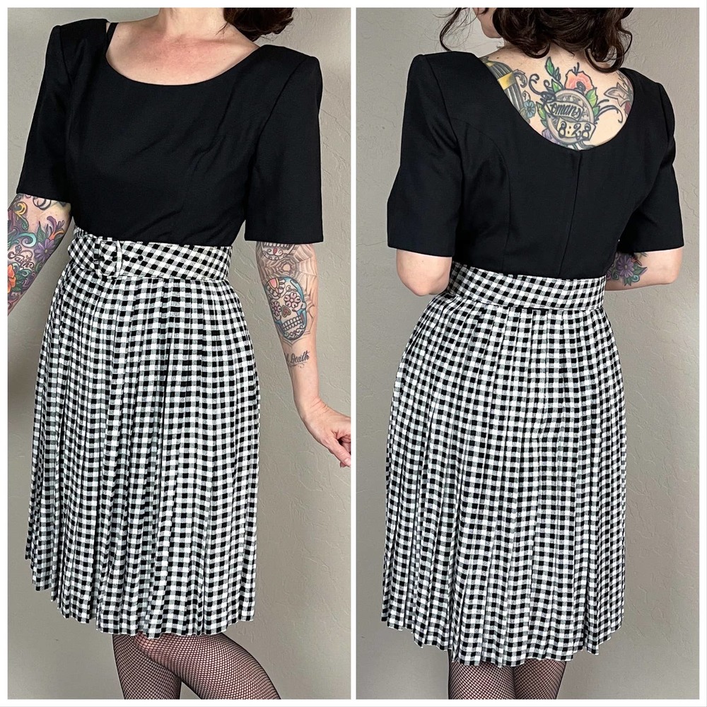 Vintage 1980s Gingham Pleated Fit and Flare Skater Dress - Picture 4 of 8
